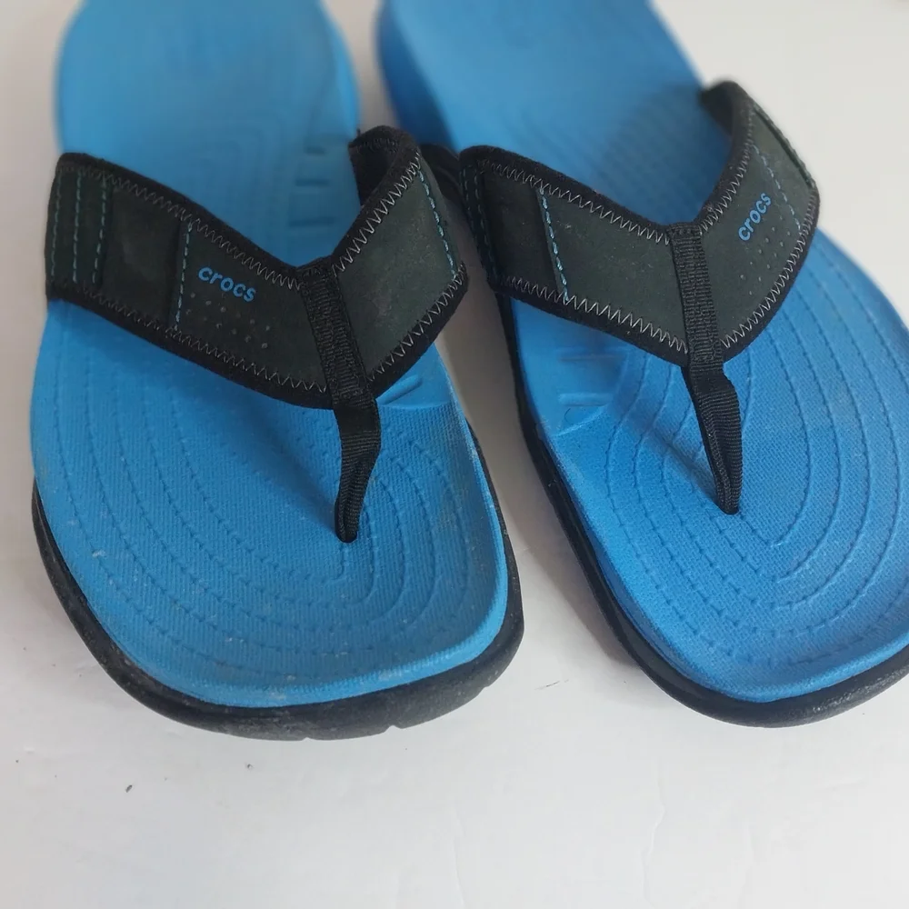 CROCS Iconic Confort Size M 13 Men's Blue and Black Flip Flops